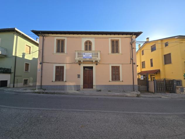 Quadrilocale in vendita a L'Aquila