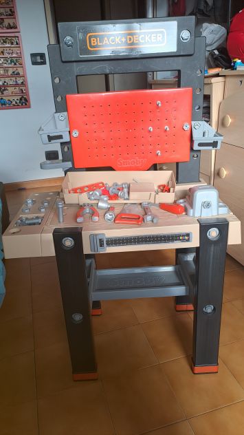 banco di lavoro black decker con utensili di plastica - Foto 2