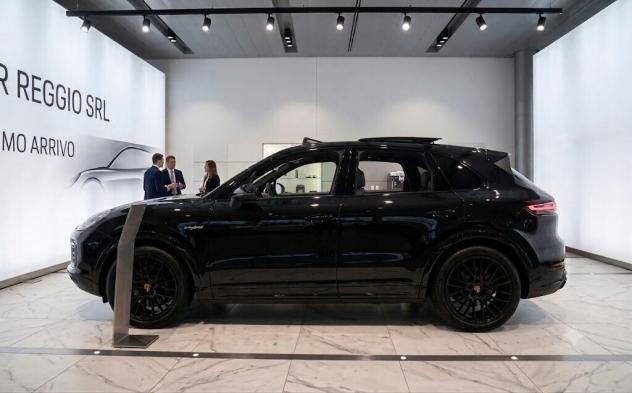 Porsche Cayenne 3.0 V6 462CV TOT E-Hybrid Platinum Edition 12/2022 UFFICIALE - Foto 9