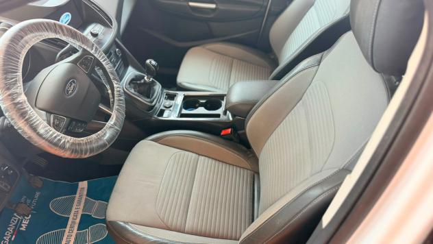 Ford Kuga 2.0 TDCI 150 CV S&S 4WD Business - Foto 5