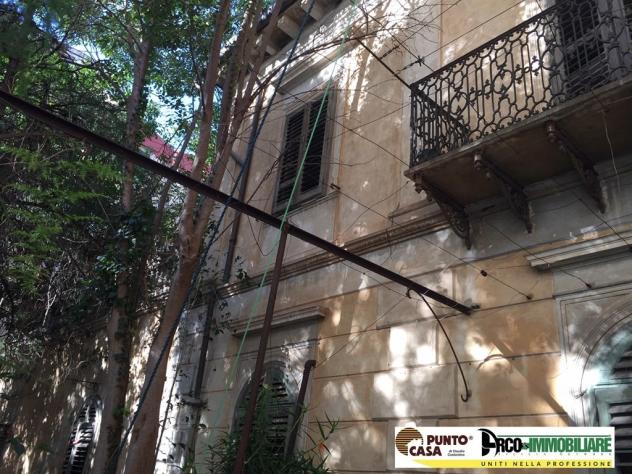 VENDESI VILLA storica ottocentesca nel cuore di Palermo - Foto 15