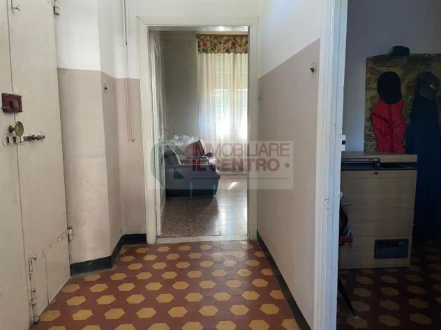 Fabbricato indipendente di ampia metratura con terreno - Foto 7