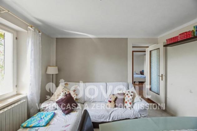 Casa indipendente di 240 m² con più di 5 locali in vendita a Luino - Foto 6