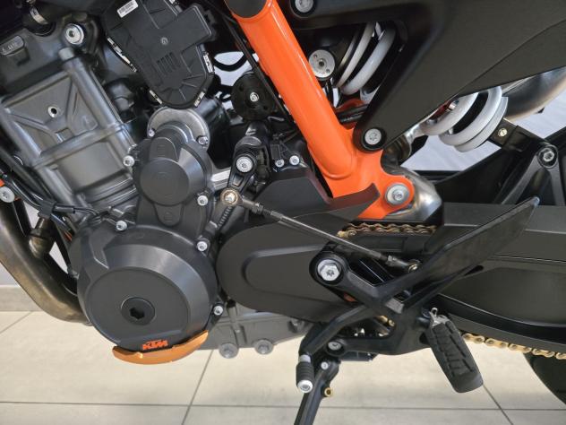 KTM 890 Duke "R" - 05/2023 - Foto 9