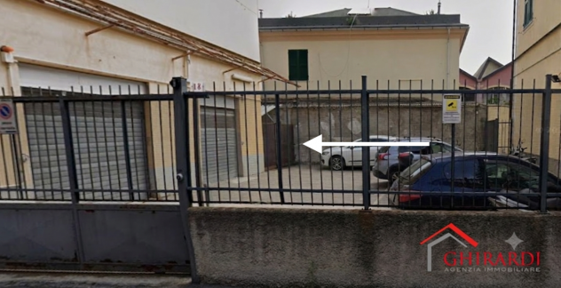 Scoperto in vendita a Genova