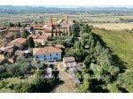Villa di 600 m² con più di 5 locali in vendita a Montepulciano