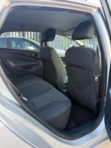FORD Fiesta 1.4 TDCi 68CV 5 porte Titanium rif. 24016215 - Foto 7