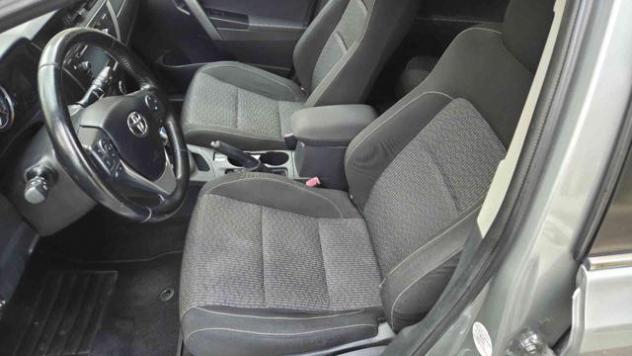 TOYOTA Auris Touring Sports 1.8 Hybrid Lounge rif. 23379011 - Foto 8