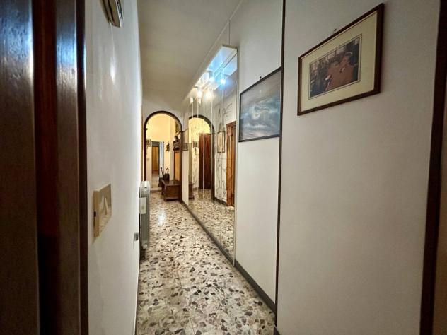 APPARTAMENTO di 3 vani e di 80 mq (LOANO) rif. SC07