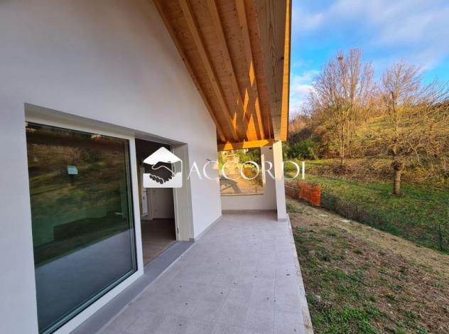 CASA INDIPENDENTE di 3 vani e di 170 mq (CONEGLIANO) rif. MDPX99_9