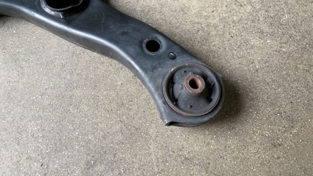 Braccio oscillante anteriore SX Toyota C-HR Hybrid del 2021 (4806910110) - Foto 2