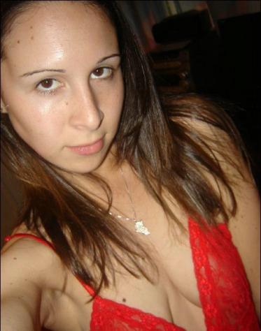 Donna di Reggio Calabria, 28 anni.  Fisico Magro Tel: