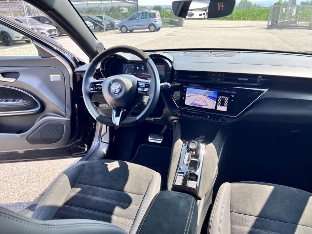 Alfa Romeo Junior Junior 1.2 ibrida Q4 Intensa 145cv edct6 4x4 - Foto 8