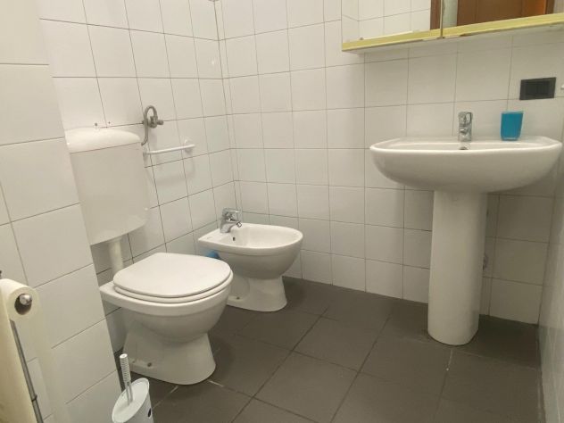 Monolocale con due posti letto in bocconi - Foto 6