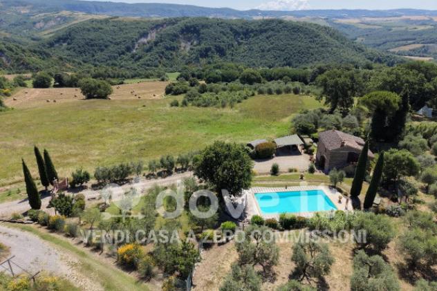 Rustico / Casale di 160 m² con più di 5 locali e posto auto in vendita a Pienza - Foto 6