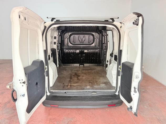 Fiat Doblo Dobl1.3 MJT PC-TN Cargo Lamierato SX - Foto 8