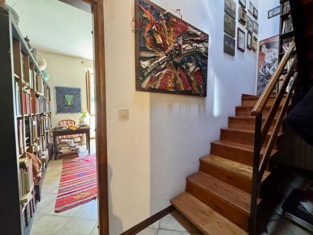 Appartamento con ingresso indipendente, ampio giardino e annessa casa in sasso - Foto 8