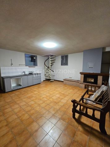 QUADRILOCALE IN VILLETTA CON GIARDINO E BOX TRIPLO - Foto 8