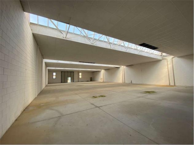 Immobile di 800 m² con 1 locale in vendita a Merate - Foto 4
