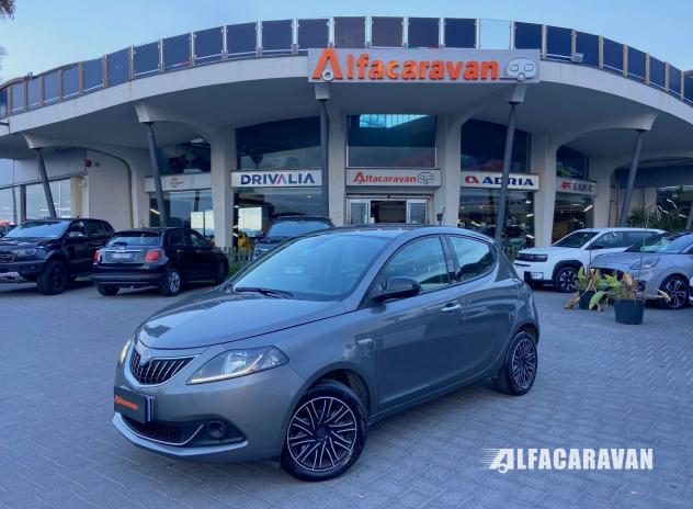 Lancia Ypsilon 1.0 firefly hybrid Gold