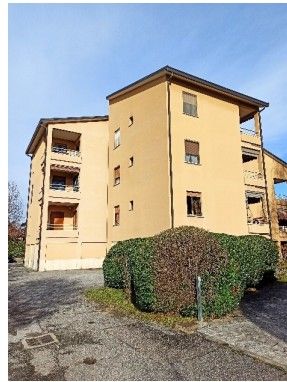 ASTA: ARCORE, via Calabria, trilocale con autorimessa singola