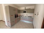 Cucina ad angolo completa di elettrodomestici