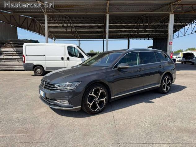 VOLKSWAGEN Passat Variant Passat Variant 2.0 tdi Executive 4motion 200cv dsg rif. 23934661 - Foto 2