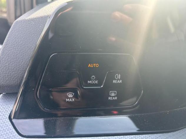 VOLKSWAGEN Golf 2.0 TDI 115 CV SCR Life rif. 22190555 - Foto 9