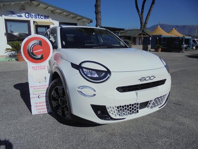 Fiat 600 Hybrid 145 CV DCT MHEV - Foto 2