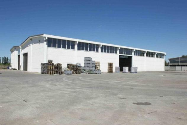 Capannone industriale in vendita a Massa 600 mq  Rif: 1311483
