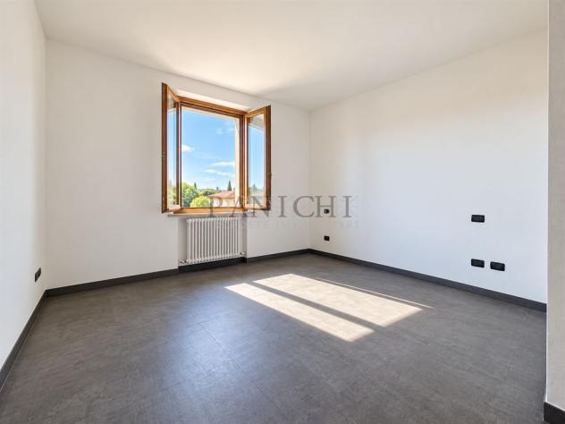 Appartamento in villetta bifamiliare con ampie terrazze, giardino privato e locale taverna - Foto 8