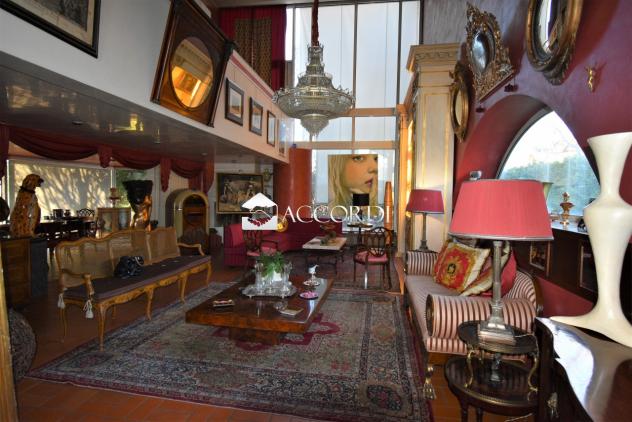 Per coloro che vogliono osare, splendida Villa in vendita in Comune di Roveredo in Piano.
TRATTATIVA RISERVATA