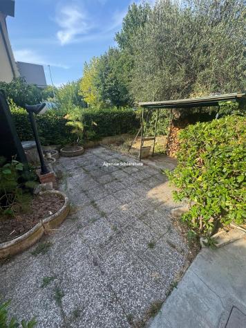 MONTECCHIO VENDESI AMPIO APPARTAMENTO INDIPENDENTE CON TAVERNA E AMPIO GIARDINO - Foto 5