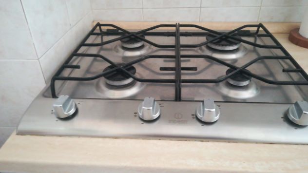 Piano cottura da incasso Indesit a gas 4 fuochi - Foto 5