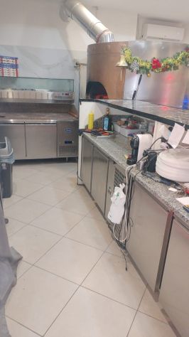 OCCASSIONE IN ZONA CENTRALE Vendesi Pizzeria Attrezzata Cornaredo (MI) - Foto 4