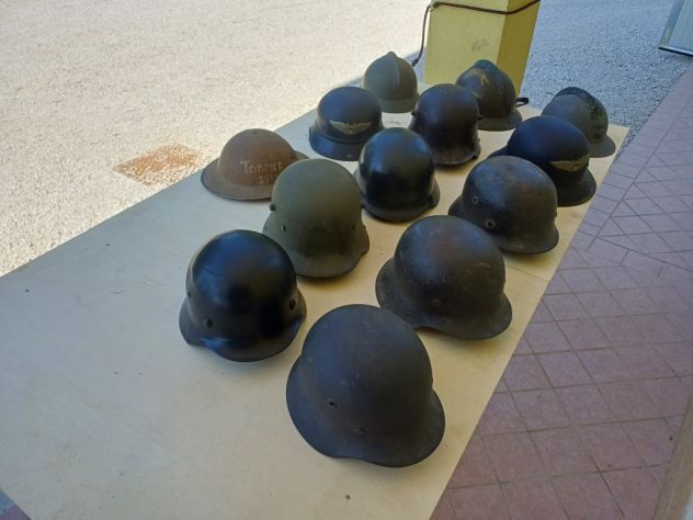 Elmetti, maschere antigas e altra militaria - Foto 7