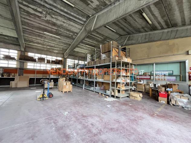MAGAZZINO CON NEGOZIO-UFFICIO ED AREA DI PERTINENZA - Foto 11