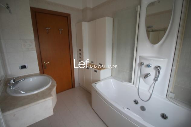 APPARTAMENTO di 4 vani e di 108 mq (FOLLINA) rif. AA78 - Foto 15