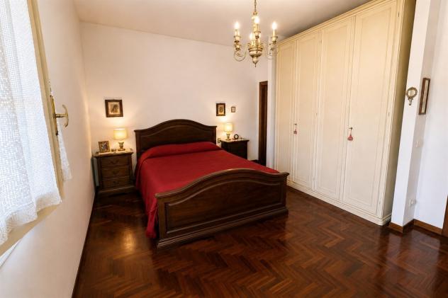 Villa indipendente con ampio giardino e taverna – Greve in Chianti (frazione Greti ) - Foto 16