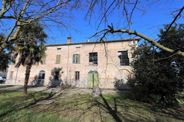 Colonica in Vendita in zona BELRICETTO con giardino