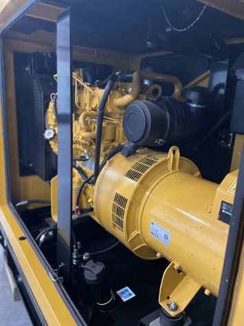Generatore Caterpillar DE65E0 65 kVA - Foto 7