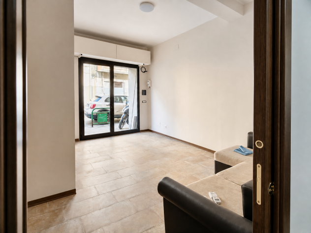 Locale commerciale ristrutturato di 45 m² – Messina, Contesse - Foto 4