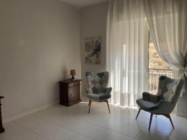 Zona di prestigio appartamento signorile,panoramico,ben arrdato. - Foto 7