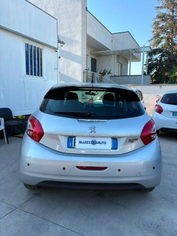 Peugeot 208 1.4 e-HDi 68 CV S&S CAMBIO AUTOMATICO 5 porte Active - Foto 4