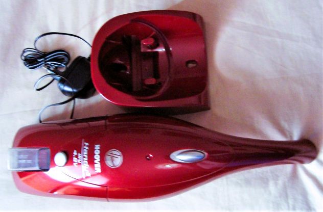 Aspirapolvere Hoover, batteria ricaricabile e alimentatore. - Foto 3