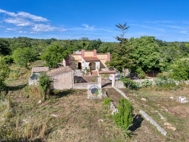 INCANTEVOLE CASALE DALL'ESCLUSIVO FASCINO SICILIANO
