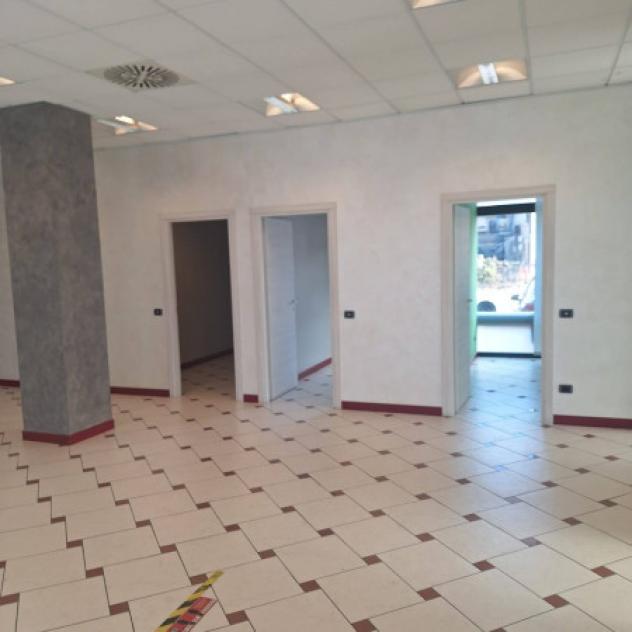 Immobile di 200 m² con 5 locali in affitto a Maranello - Foto 2