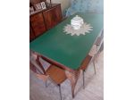Tavolo con supporto in legno