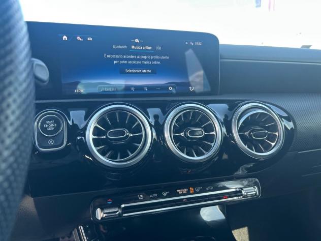 Mercedes-Benz Classe A - W177 A 180 d AMG Line Premium Plus auto - Foto 9
