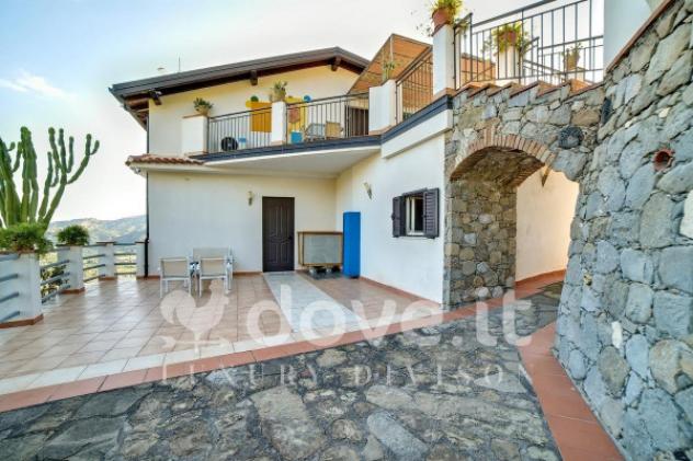 Villa di 550 m² con più di 5 locali in vendita a Graniti - Foto 2